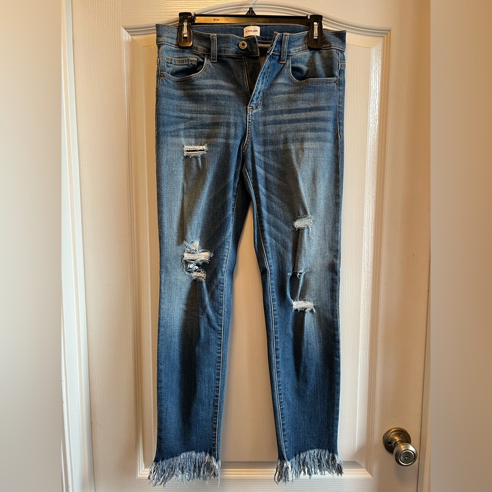 Sneak Peek ripped skinny jeans w/ frayed hem